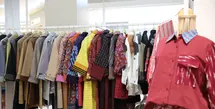 Sejak didirikan pada tahun 2016, Nikhol hadir dengan misi mengangkat nilai-nilai budaya lokal melalui kain tradisional seperti tenun Baduy ke dalam karya fashion kontemporer yang modis dan etnik. [Adrian/Fimela]