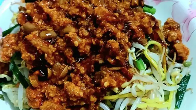 Toge Goreng Ketupat Khas Bogor