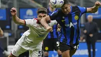 Duel antara Inter Milan melawan Cagliari pada lanjutan pekan ke-32 Liga Italia 2023/2024, Senin (15/4/2024) dini hari WIB. (AP Photo/Antonio Calanni)