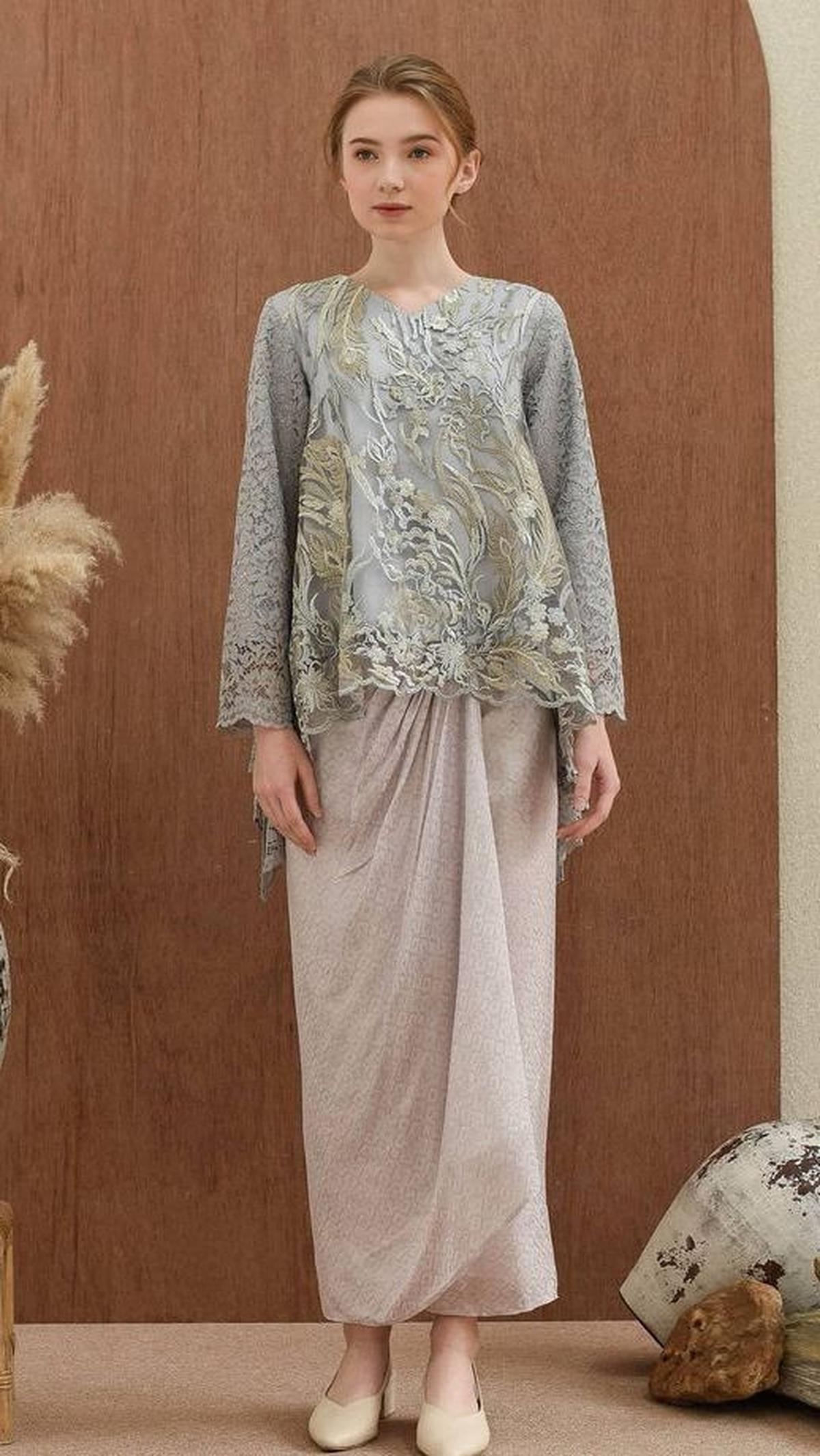 <b>Perhatikan Furing Pada Kebaya&nbsp;</b>