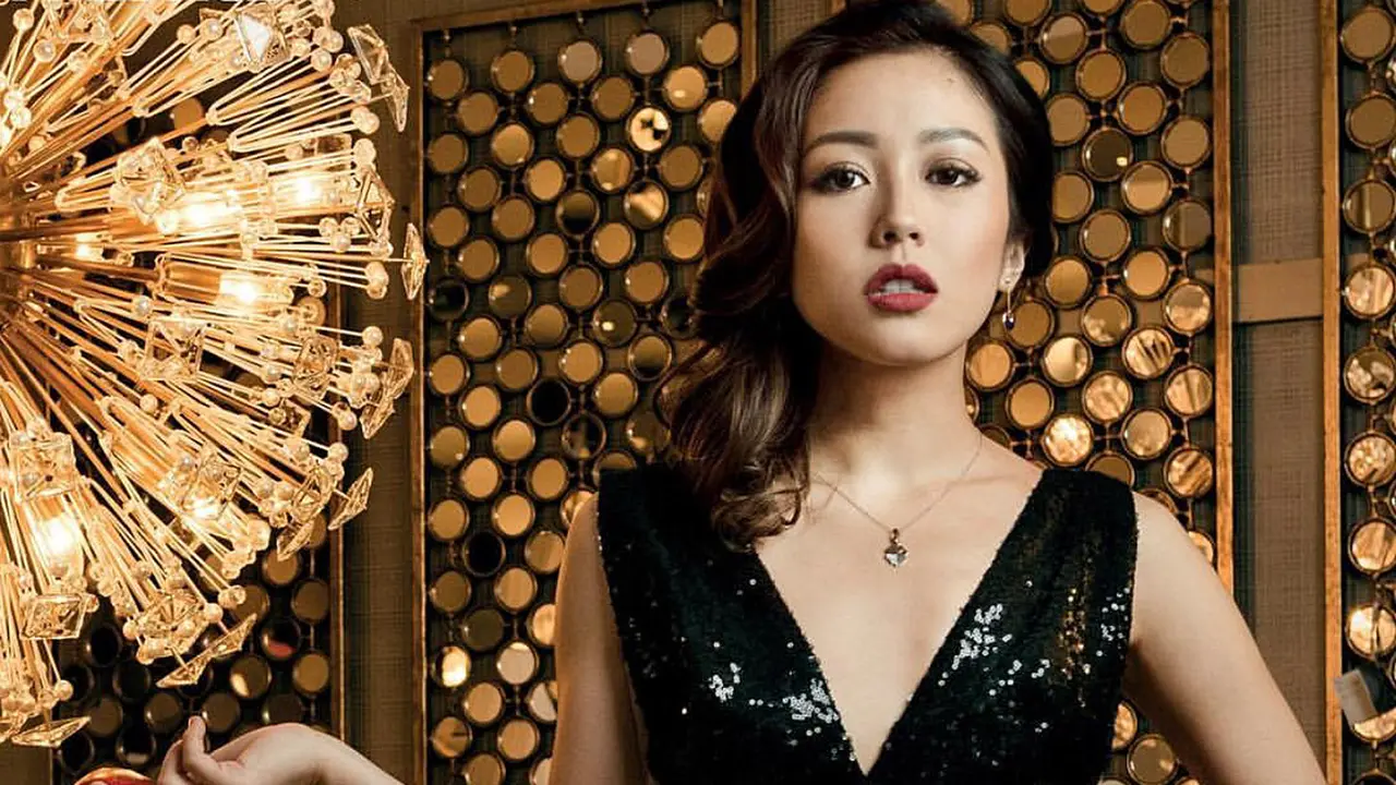 [Bintang] Kalahkan Nia Ramadhani, Gaya Ling Ling Menantu Keluarga Bakrie Ini Stunning Maksimal
