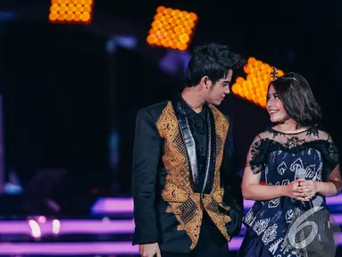  Aliando Syarief dan Prilly Latuconsina ikut memeriahkan HUT Indosiar ke-20,   Studio Emtek City, Jakarta, Minggu (11/1/2015). (Liputan6.com/Faizal Fanani)