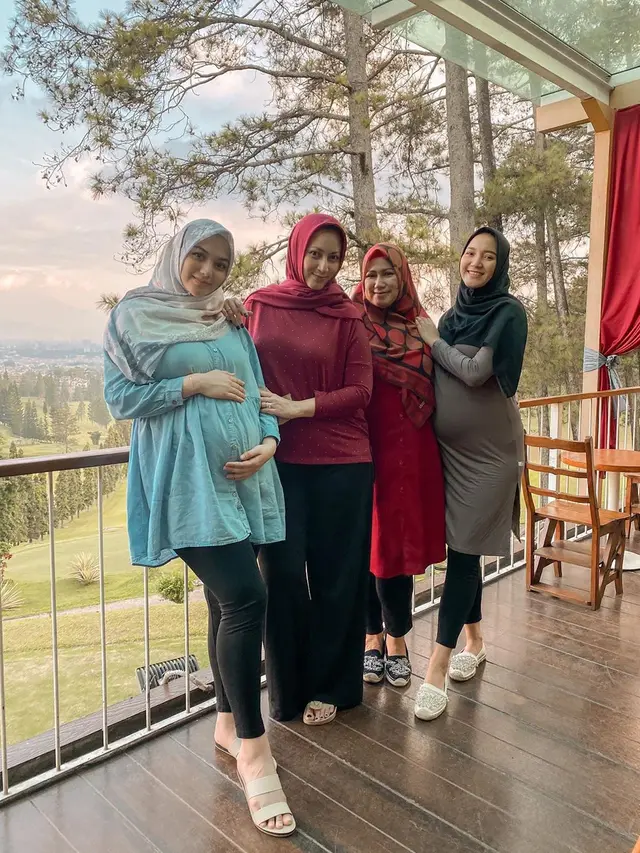 Hamil Bareng, Ini 6 Potret Kompak Citra Kirana dan Erica Putri Pamer Baby Bump