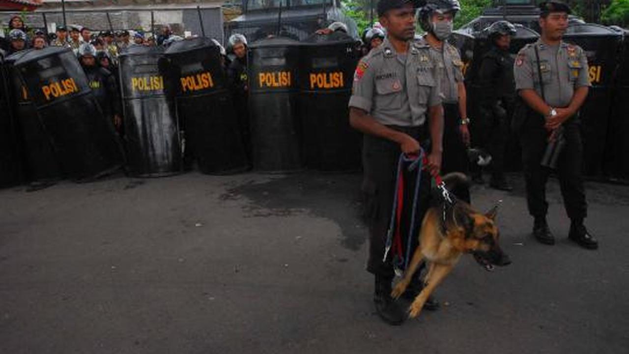 Usai sidang Aceng, warga dan polisi dzikir bersama