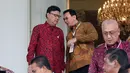 Menteri Dalam Negeri, Cahyo Kumolo (kiri) saat berbincang dengan Basuki Tjahaja Purnama, Bogor, Jum'at (13/2/2015). Presiden Joko Widodo memberikan pernyataan seputar isu pelantikan Komjen Budi Gunawan menjadi Kapolri. (Liputan6.com/Faizal Fanani)