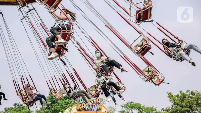 FOTO: Pelonggaran PPKM Level 3, Ancol Kembali Ramai Pengunjung