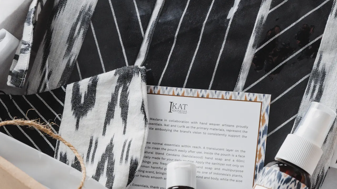 New Normal Essentials, Gambaran Perjalanan 9 Tahun Ikat Indonesia by Didiet Maulana