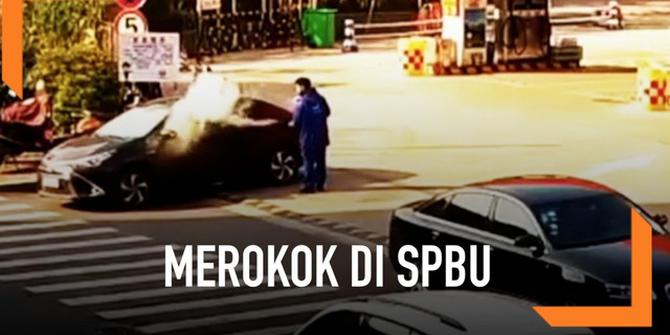 VIDEO: Merokok di SPBU, Pria Ini Disemprot Alat Pemadam Kebakaran