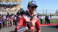 Francesco Bagnaia berhasil menjuarai sprint race MotoGP Indonesia 2024 di Sirkuit Mandalika, Lombok, NTB, Sabtu, 28 September 2024 dengan catatan waktu 19 menit 41.354 detik. (SONNY TUMBELAKA/AFP)