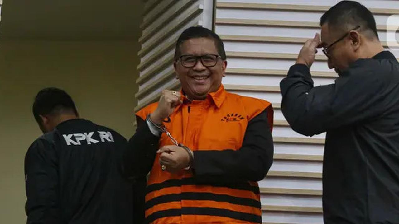 VIDEO: Detik-Detik Hasto PDIP Ditahan KPK, Tangan Diborgol Teriak "Merdeka"
