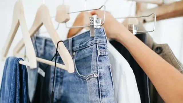 Terlalu Banyak Barang? Begini Caranya Membuat Lemari Lebih Rapi