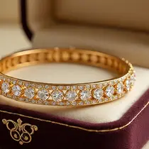 Model Gelang Emas Bangle Mewah 2025 untuk Kondangan/AI