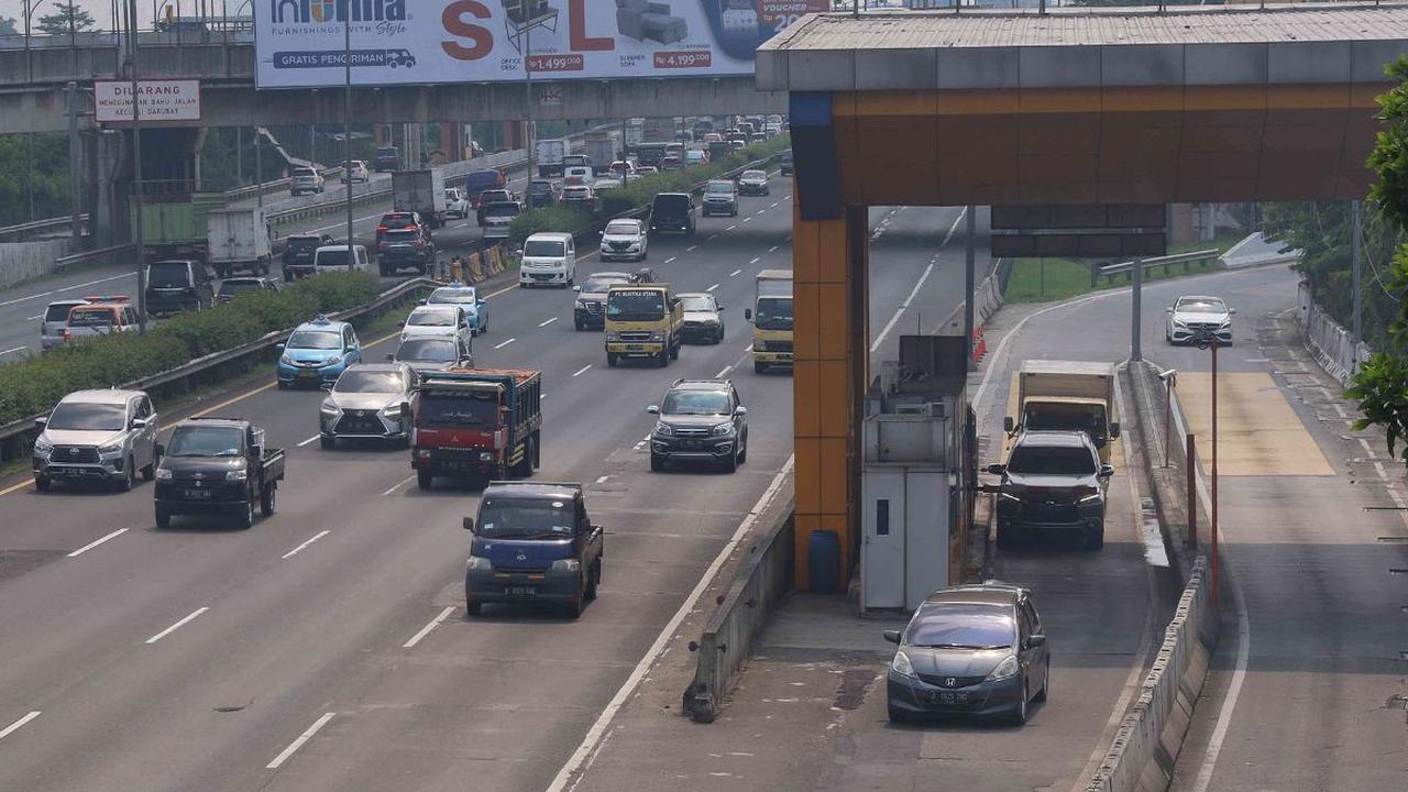 Sama seperti sebelumnya, dia juga memproyeksikan penerapan pembayaran tol tanpa gerbang bisa mulai dieksekusi pada akhir tahun ini.