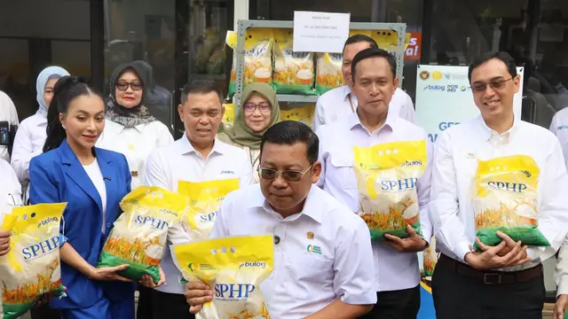 Seremonial Launching Gerakan Pangan Murah (GPM) Beras SPHP (Stabilisasi Pasokan dan Harga Pangan) di Kantor Pos Besar Fatmawati, Jakarta Selatan. (Dok Bulog)