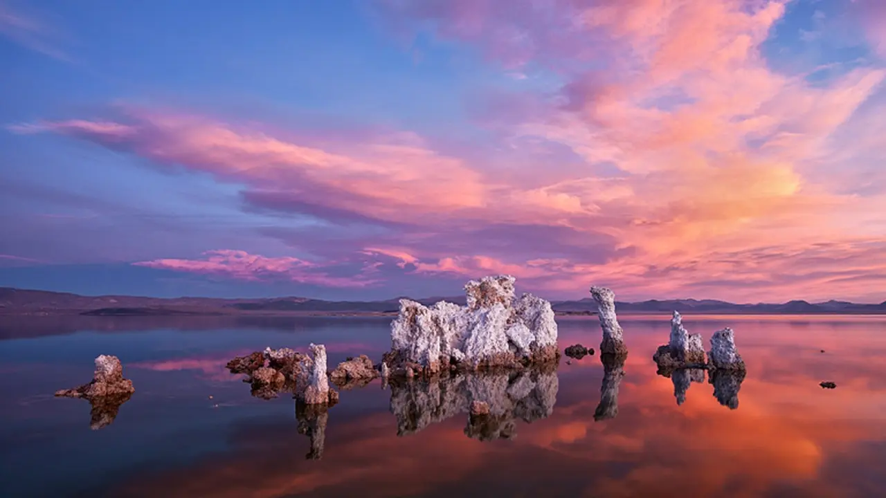 7 Danau Indah Ini Ternyata Mematikan 