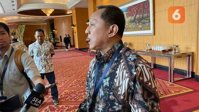 Ardi Surtedja dalam Acara Cyber Law Expert Panel