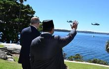 VIDEO: Momen Prabowo Senyum Gemas Dihampiri Burung Kecil, Terkejut Rumah PM Australia Pinggir Laut