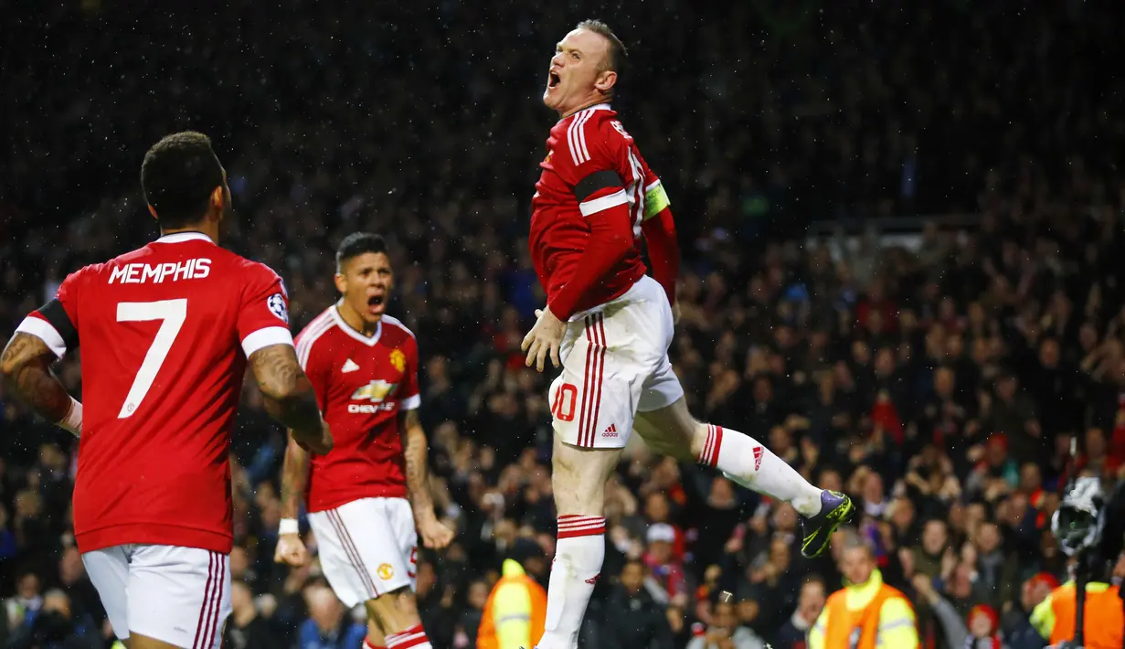  Pemain Manchester United Wayne Rooney merayakan golnya pada lanjutan Liga Champion Grup B di Stadion Old Trafford, Manchester, Inggris , Rabu(4/11/2015) dini hari. (Reuters / Darren Staples)