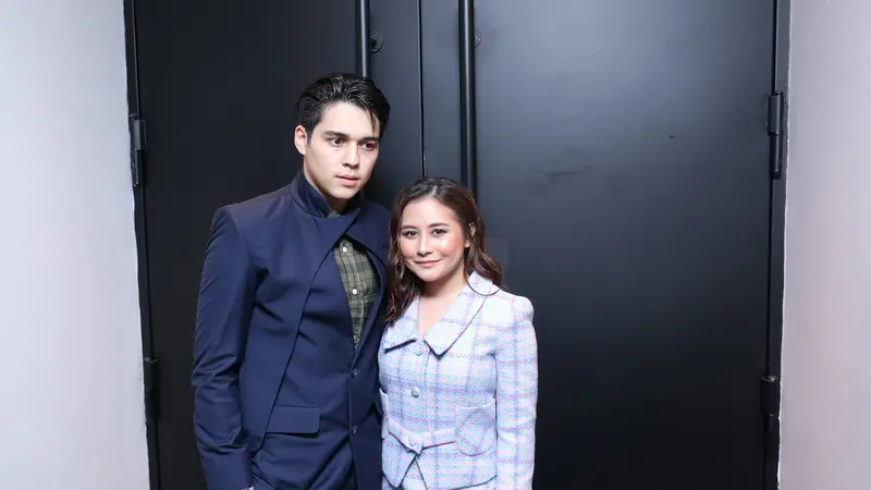 [Fimela] Prilly Latuconsina dan Maxime Bouttier