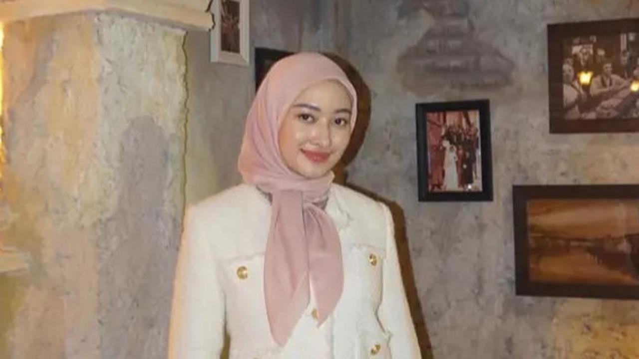 6 Potret Cantik Puteri Modiyanti Anak Tommy Soeharto Pakai Hijab Elegan Khas Old Money, Senyum Manisnya Jadi Mood Booster