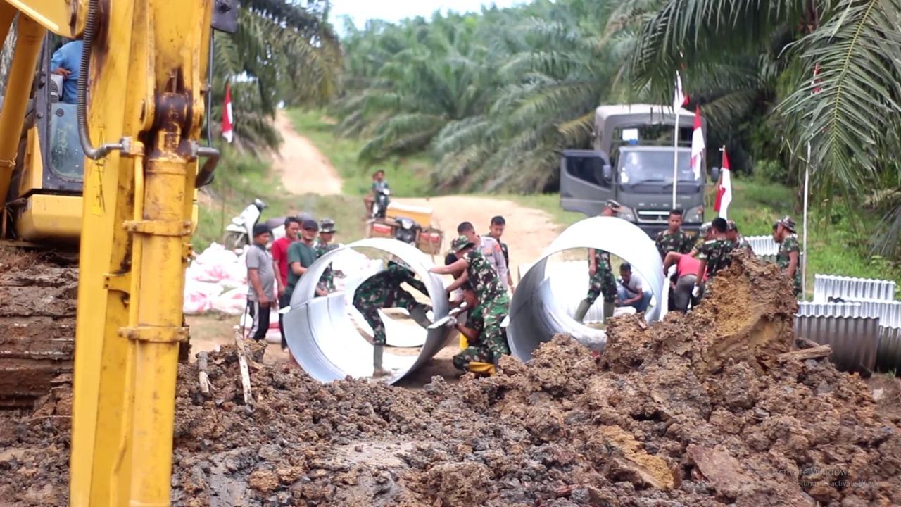 Aksi Cepat TNI AD Rampungkan Jembatan Armco, Akses Warga Leupon–Lhok Lemak Pulih Pascabanjir