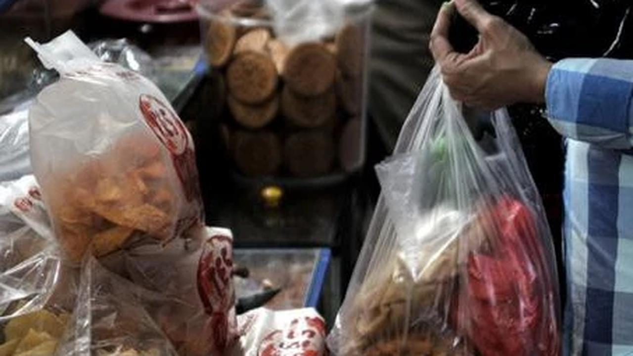 Harga Plastik Naik 80%, Pemerintah Putar Otak Cari Cara Mitigasi