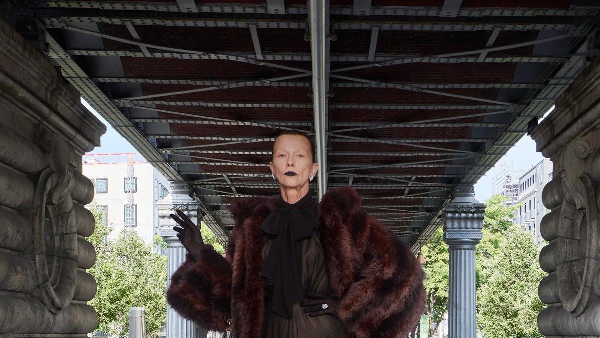 Balenciaga Tampilkan Model dengan Parkinson Disease di Balenciaga 54th Couture, Final Collection Demna