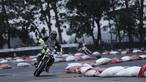 Natthapat Suksanwatt, pebalap asal Thailand berakselerasi pada ajang FIM Asia Supermoto 2016 di Kompleks Stadion Kanjuruhan, Malang, Sabtu (8/10/2016) (Bola.com/Reza Bachtiar)