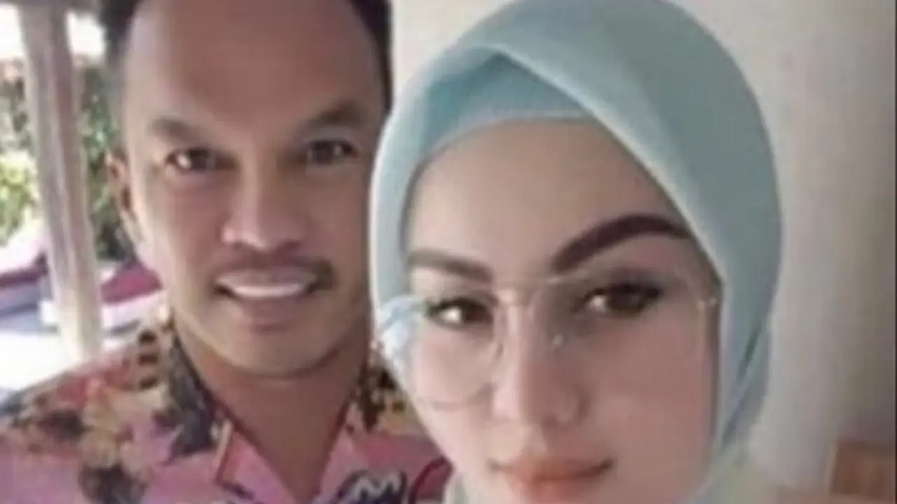 Jarang Terekspos, Ini 6 Potret Mesra Jennifer Dunn dan Suami