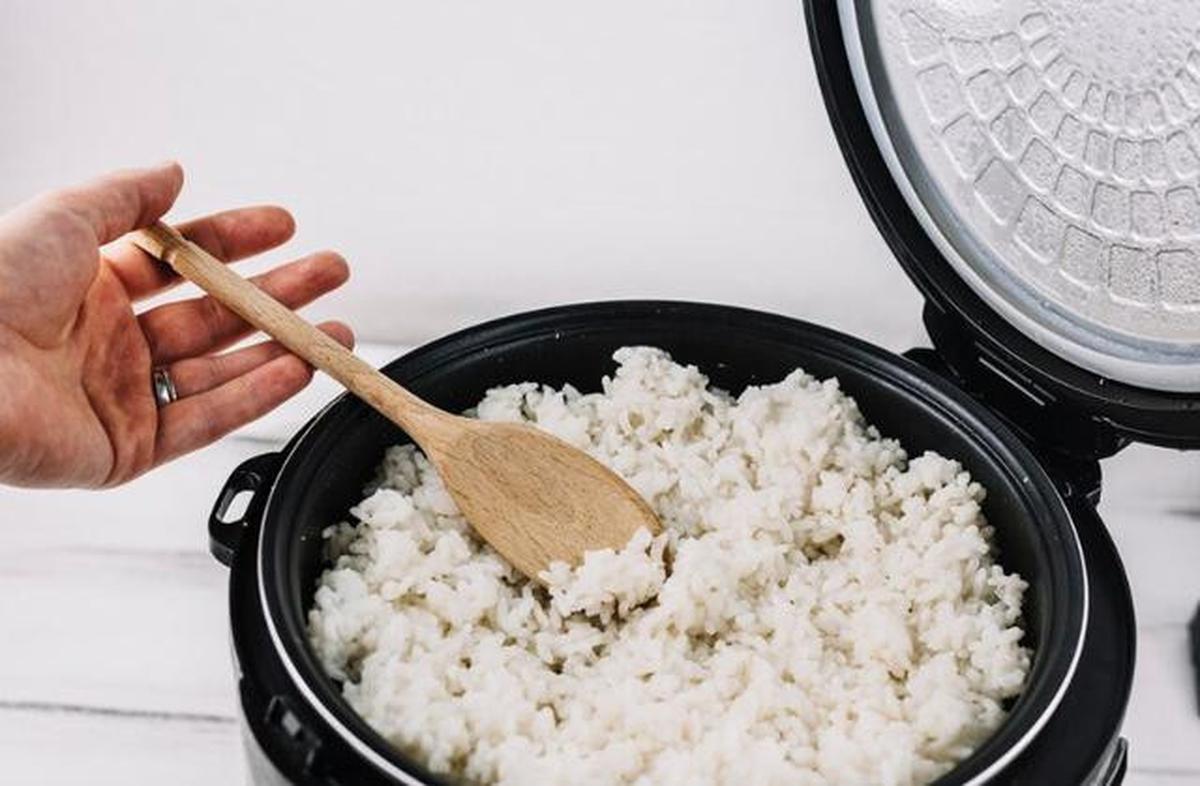 Trik Menghindari Nasi Gosong di Bawah Panci Magic Com, Dijamin Matang Merata