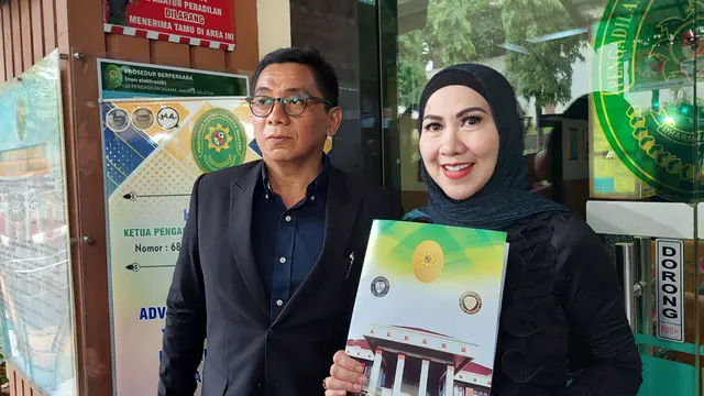 Venna Melinda di Pengadilan Agama Jakarta Selatan, Selasa (19/11/2024). (Liputan6.com/M Altaf Jauhar)