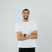 4 Rekomendasi T-Shirt untuk Bapak-Bapak Kekinian, Simpel tapi Berkelas!