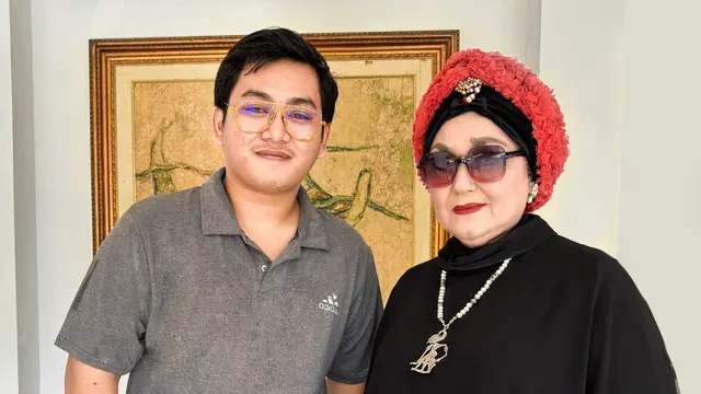 Sineas Ian Wibowo bertemu artis senior Alicia Djohar. (Foto: Dok. Koleksi Pribadi Erry Wibowo)