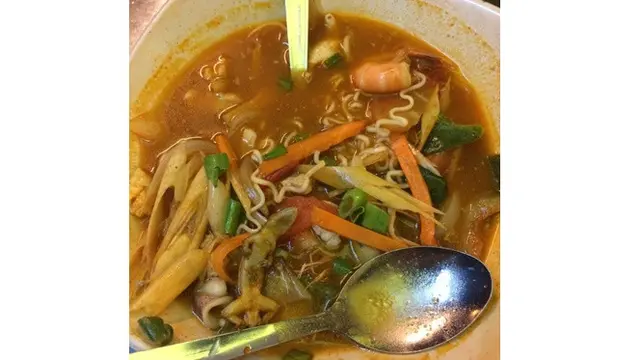 5 Foto Makanan Tercampur Sesuatu Ini Bikin Enggak Nafsu Makan
