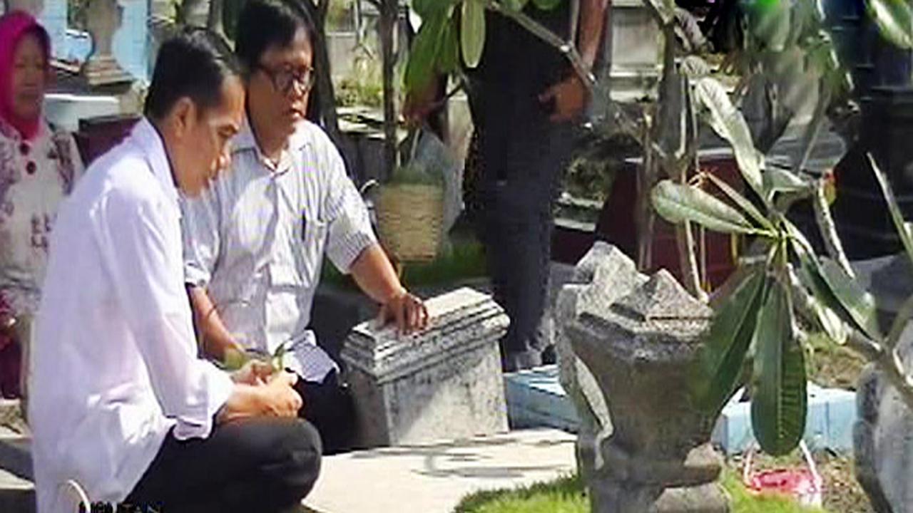 (Lip6pagi) Jokowi Nyekar