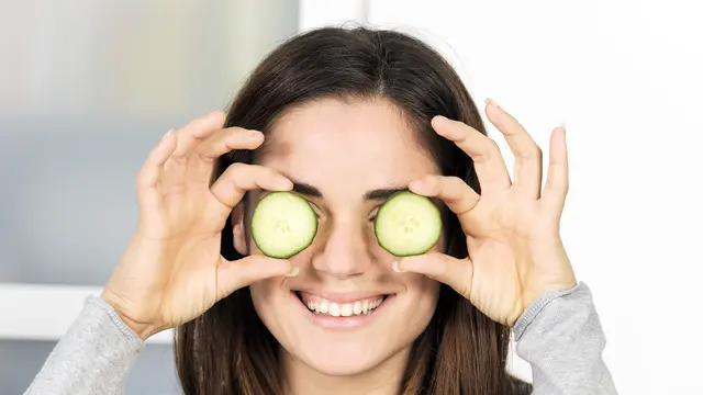 Timun Sebagai Masker Mata