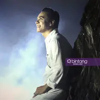 Rionaldo Stockhorst tak merasa risau, bermain dengan perempuan cantik, sang istri akan cemburu. (Foto: Bambang E Ros, Digital Imaging: Nurman Abdul Hakim/Bintang.com)