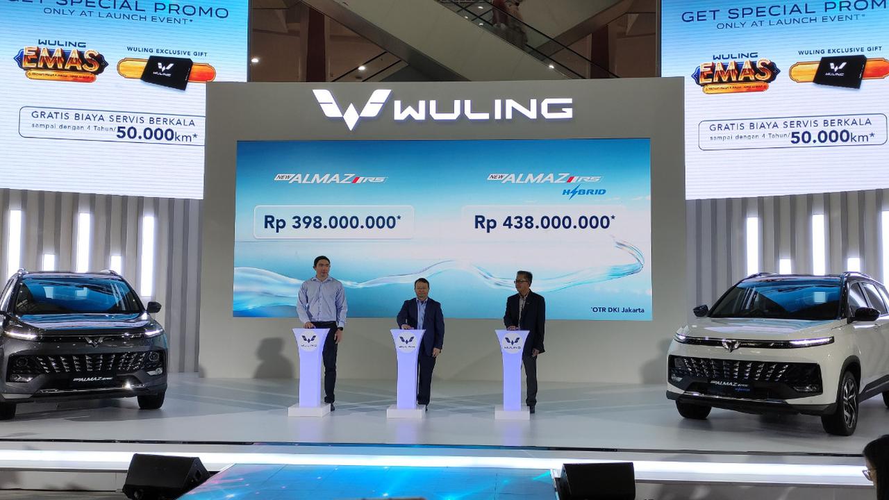 Bila series hybrid, mesin konvensionalnya bekerja (on) untuk mengisi daya baterai. Tapi roda tetap digerakkan dengan motor listrik.