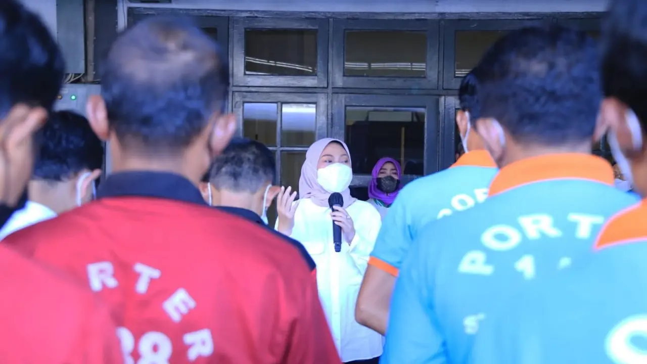 Menaker Apresiasi Pelayanan Porter ke Penumpang (Istimewa)