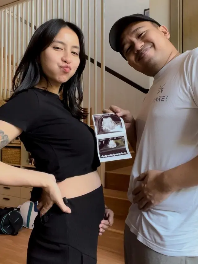 6 Potret Joshua dan Clairine Clay Umumkan Kehamilan Pertama, Penuh Kebahagiaan
