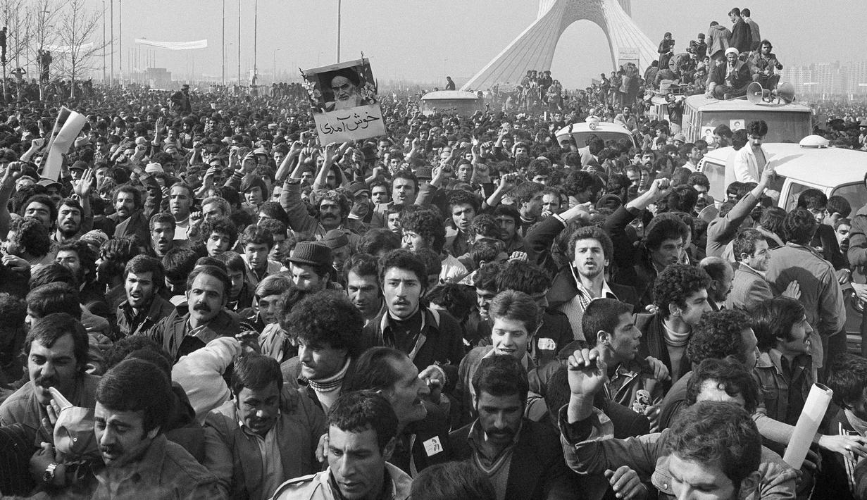 Hasil gambar untuk revolusi islam iran