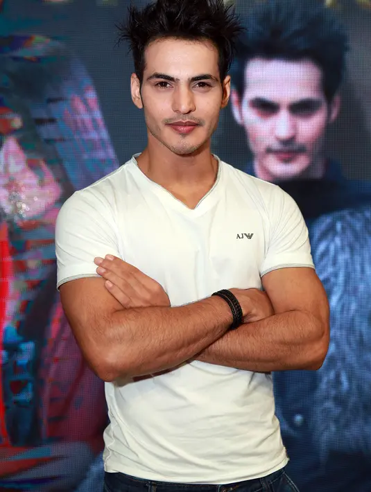 "Saya jadi tiga peran di sinetron. Ini untuk pertama kalinya saya mendapatkan tiga peran di satu sinetron. Sebelumnya, empat serial televisi di India," kata Ravi di Studio ANTV Epicentrum, Kuningan, Jakarta Selatan, Kamis (28/4).(Deki Prayoga/Bintang.com)