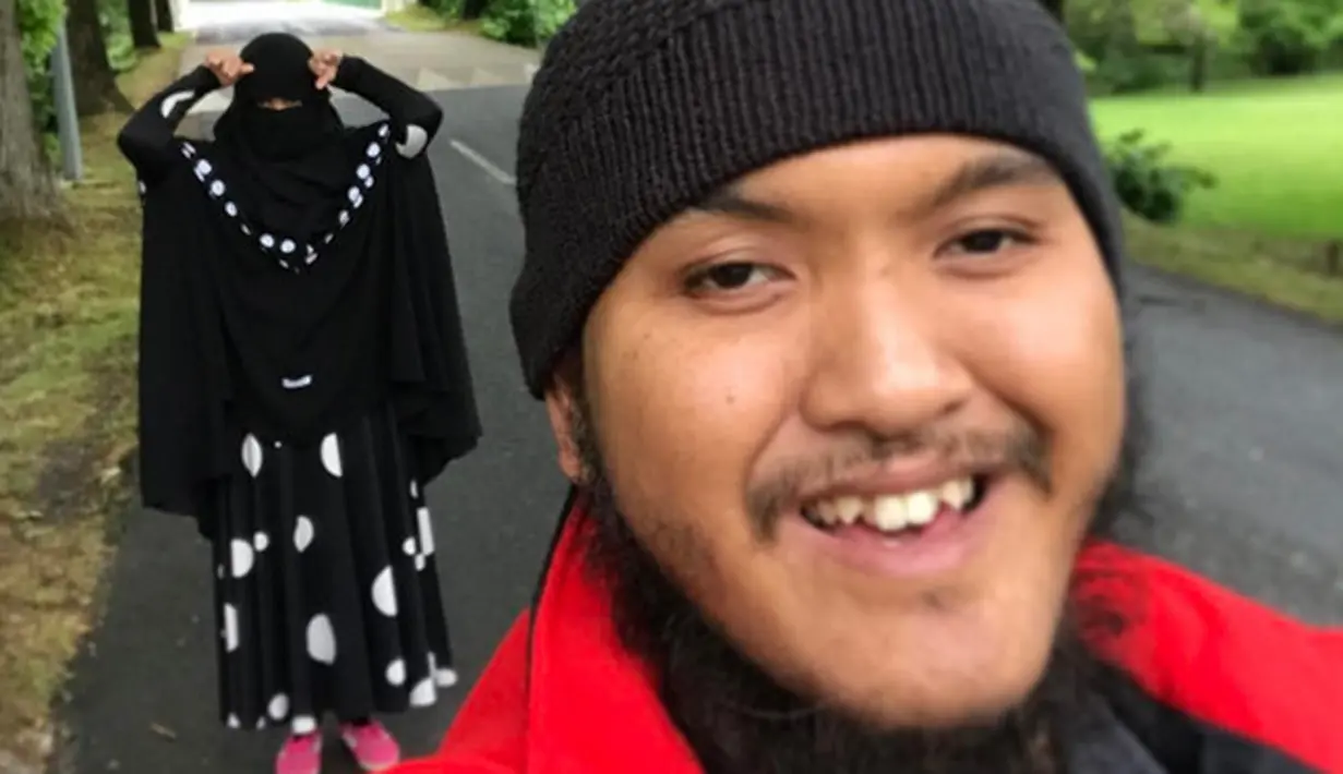 Kabar cerai pasangan ini beredar melalui media sosial. Indadari mengaku bahwa dirinya sudah tidak lagi menjadi istri Caisar. Ia juga menjawab pesan yang dikirim wartawan. (Instagram/jauhdimatadekatdidoa)