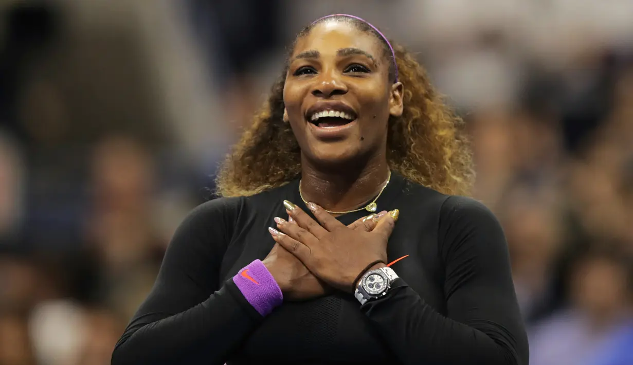 Petenis Amerika Serikat, Serena Williams meluapkan kegembiraan seusai mengalahkan petenis Ukraina, Elina Svitolina pada babak semifinal AS Terbuka 2019 di USTA Billie Jean King National Tennis Center, Rabu (5/9/2019). Serena menang tanpa kesulitan dua set langsung, 6-3, 6-1. (AP/Charles Krupa)