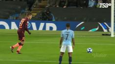 Manchester City mengunci kemenangan pada laga pamungkas Grup F Liga Champions saat menghadapi Hoffenheim dengan skor 2-1, Rabu (12/12/2018)