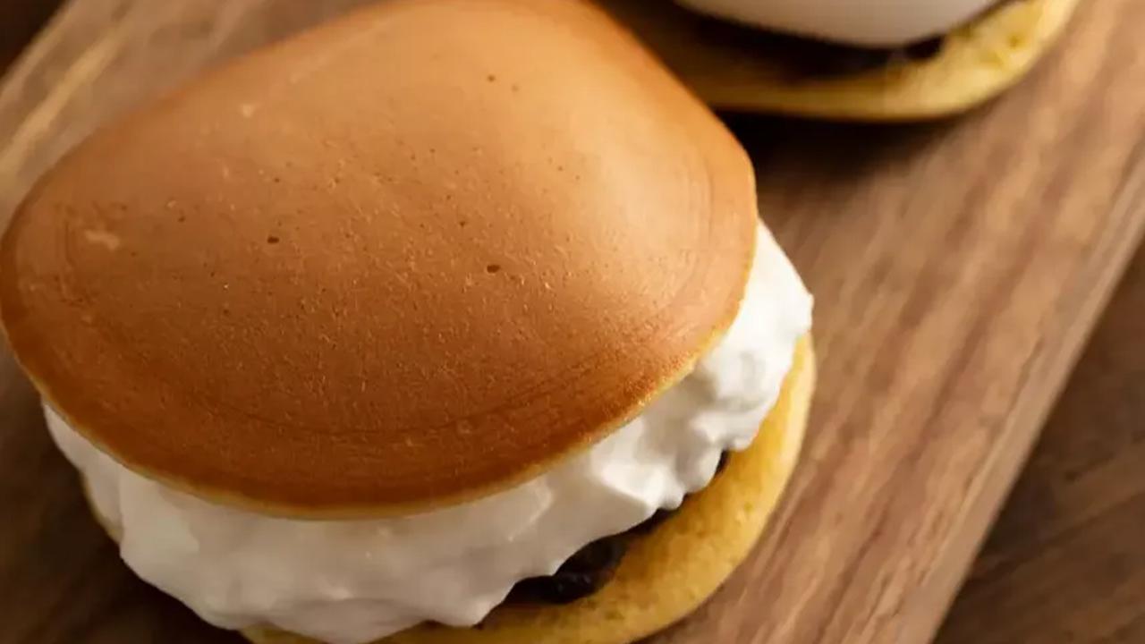 6. Resep Masakan Jepang: Dorayaki Pisang