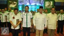 Ketua Umum Partai Gerindra Prabowo Subianto Bersama Sandiaga Uno menghadiri pelantikan pengurus DPP APPSI di Jakarta, Selasa (22/3). Sandiaga Uno mengantikan Prabowo yang sebelumnya menjadi APPSI. (Liputan6.com/Gempur M Surya)