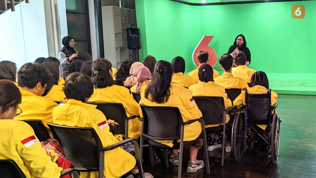 Kunjungi Kantor Liputan6.com, Mahasiswi UI Ceritakan Soal Kampusnya yang Sudah Ramah Disabilitas