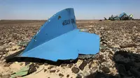 Puing pesawat Rusia yang jatuh di Semenanjung Sinai. (Reuters)