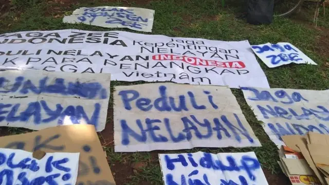 Papan dan Spanduk Peduli Nelayan